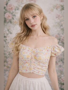 Almost Famous Floral Ruched Top